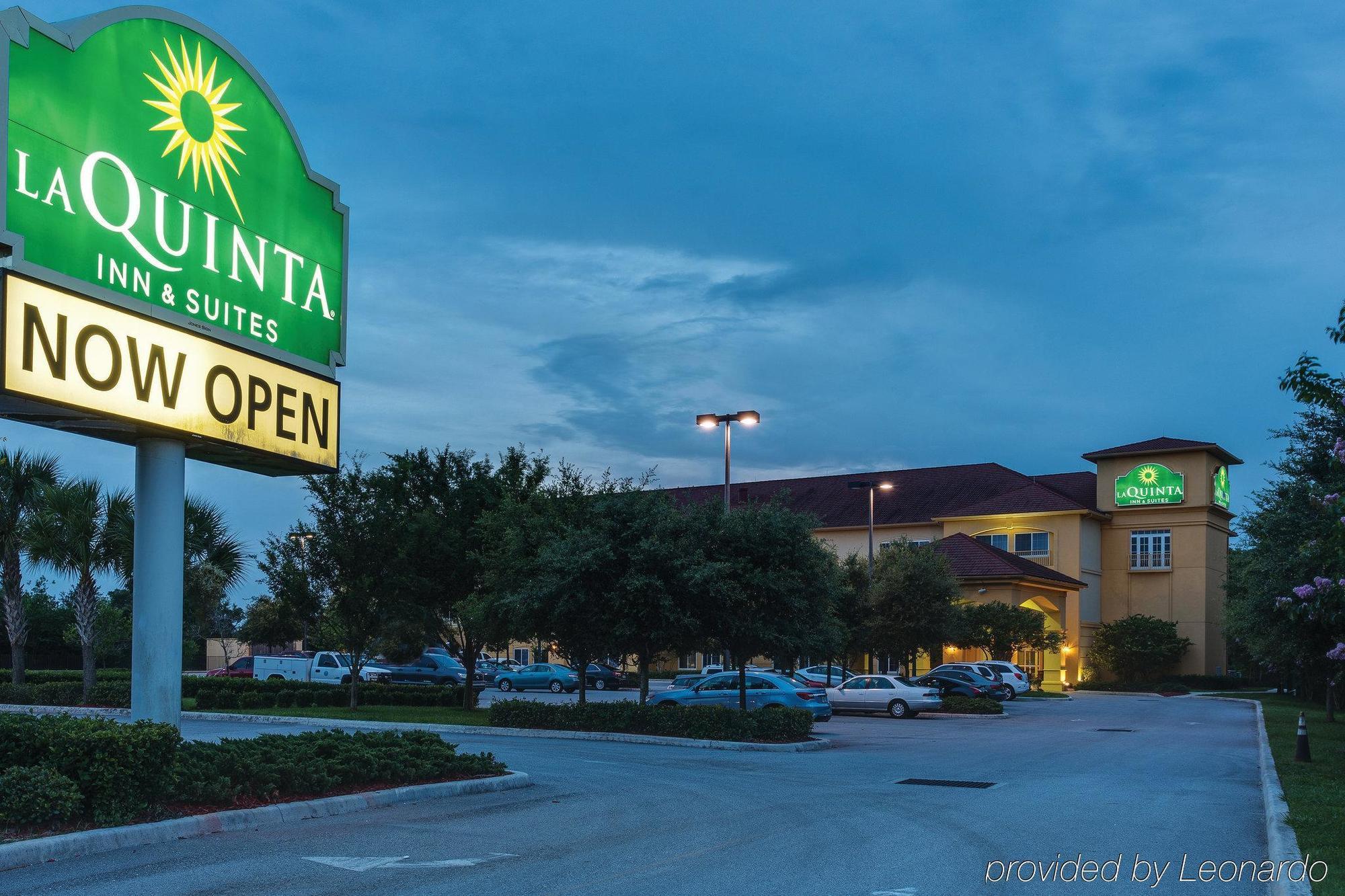 La Quinta By Wyndham Sebring Hotel Exterior photo